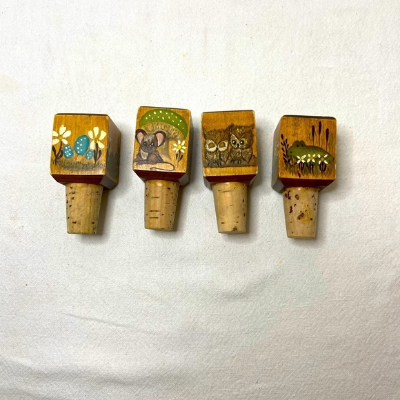 VtgHand Painted Wood Bottle Stoppers Set of 4 Owl Mushroom Mouse Turtle - Picture 3 of 6
